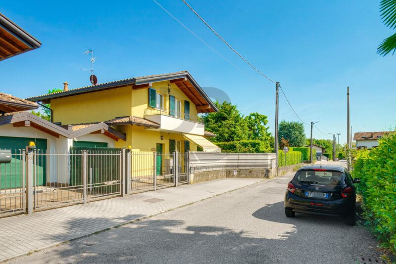 VILLA unifamiliare Uggiate con Ronago